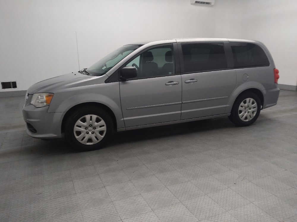 Used 2016 Dodge Grand Caravan SE w/ Quick Order Package 29E SE FWD image 2
