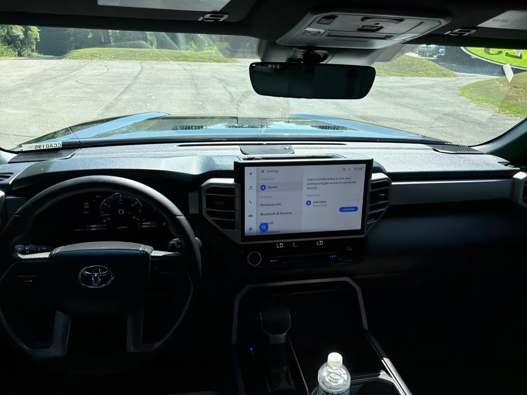 Used 2025 Toyota Tundra Limited AWD/4WD image 39
