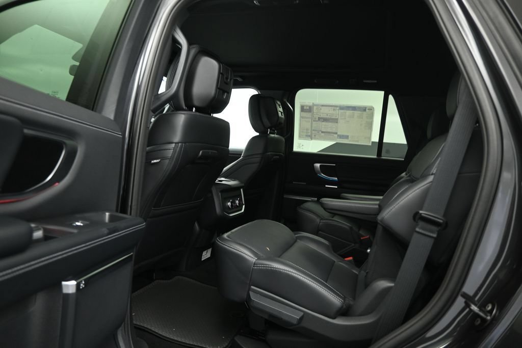 New 2026 Ford Expedition Platinum w/ Stealth Appearance Package AWD/4WD image 17