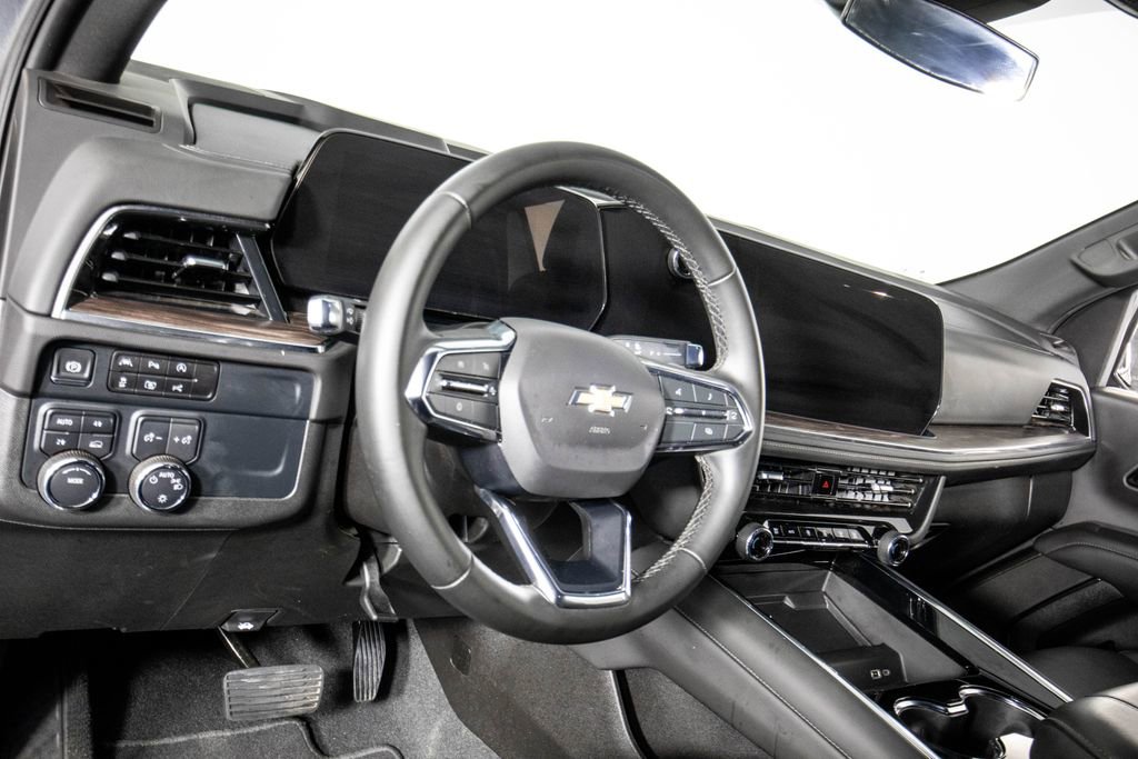 Used 2025 Chevrolet Tahoe LT AWD/4WD image 17