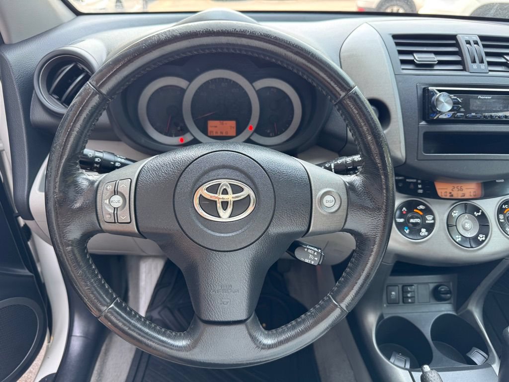 Used 2011 Toyota RAV4 Limited AWD/4WD image 31