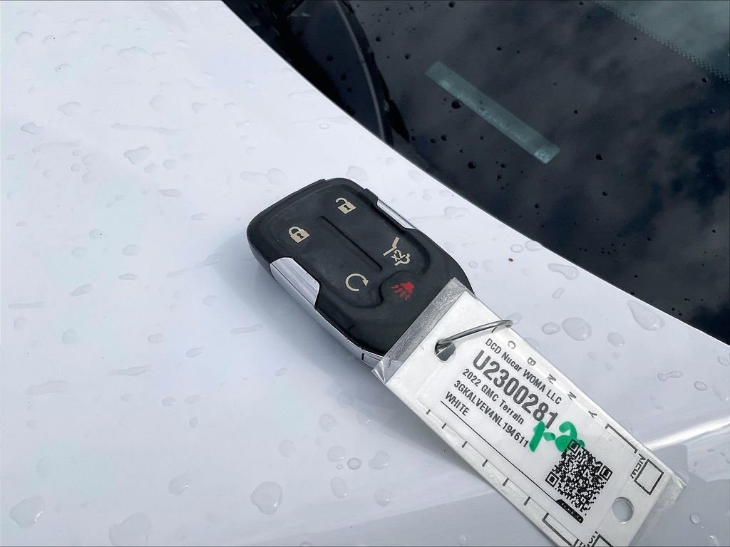 Used 2022 GMC Terrain SLT AWD/4WD image 30