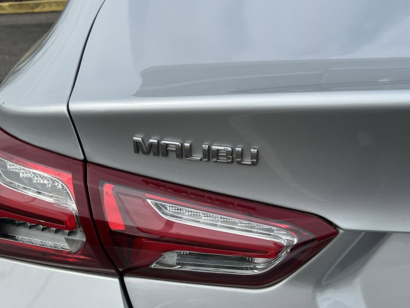 Used 2020 Chevrolet Malibu LT image 25