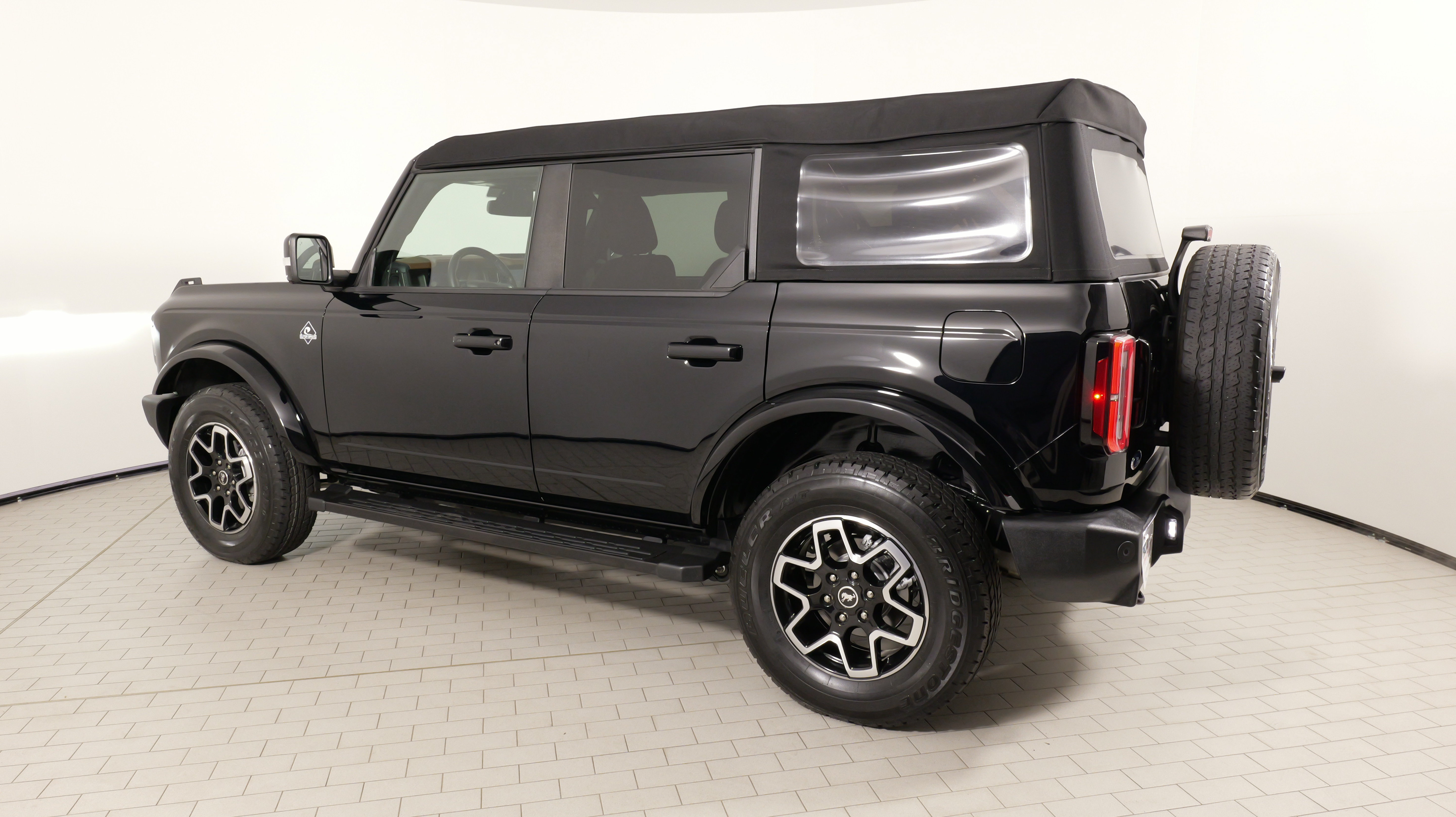 Used 2024 Ford Bronco Outer Banks AWD/4WD image 14
