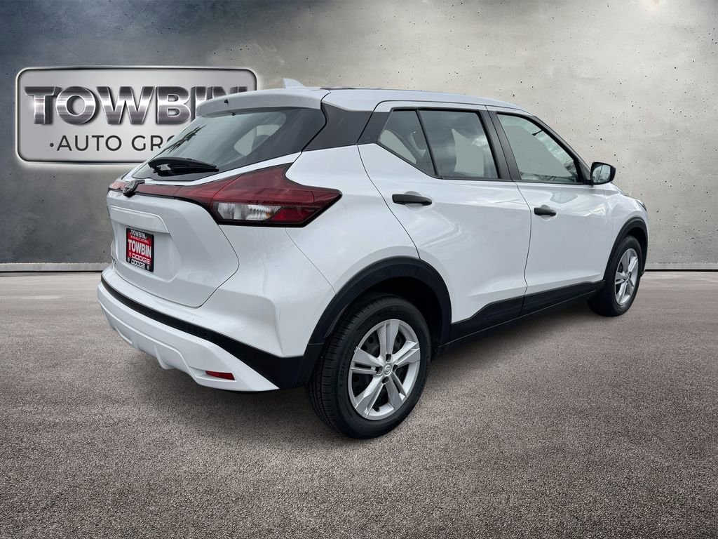 Used 2024 Nissan Kicks S FWD image 4