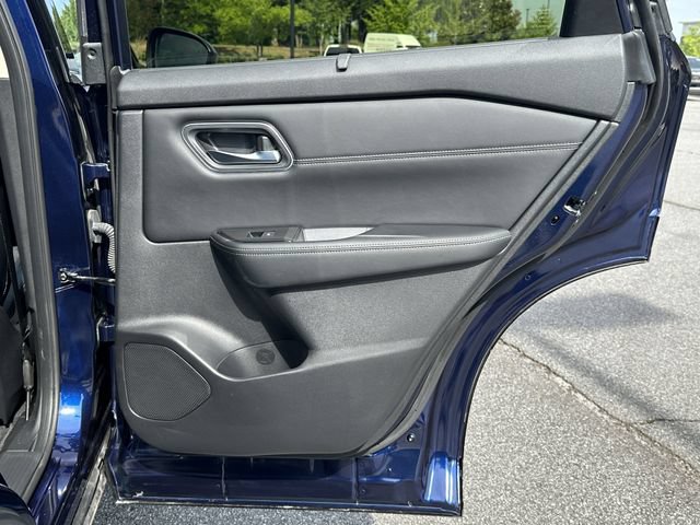 Certified 2025 Nissan Rogue Platinum w/ Platinum Premium Package AWD/4WD image 18