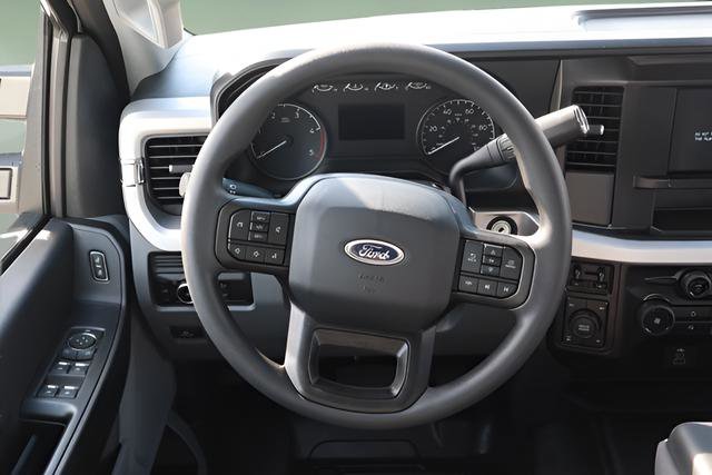 New 2026 Ford F250 XL w/ XL Chrome Package image 11