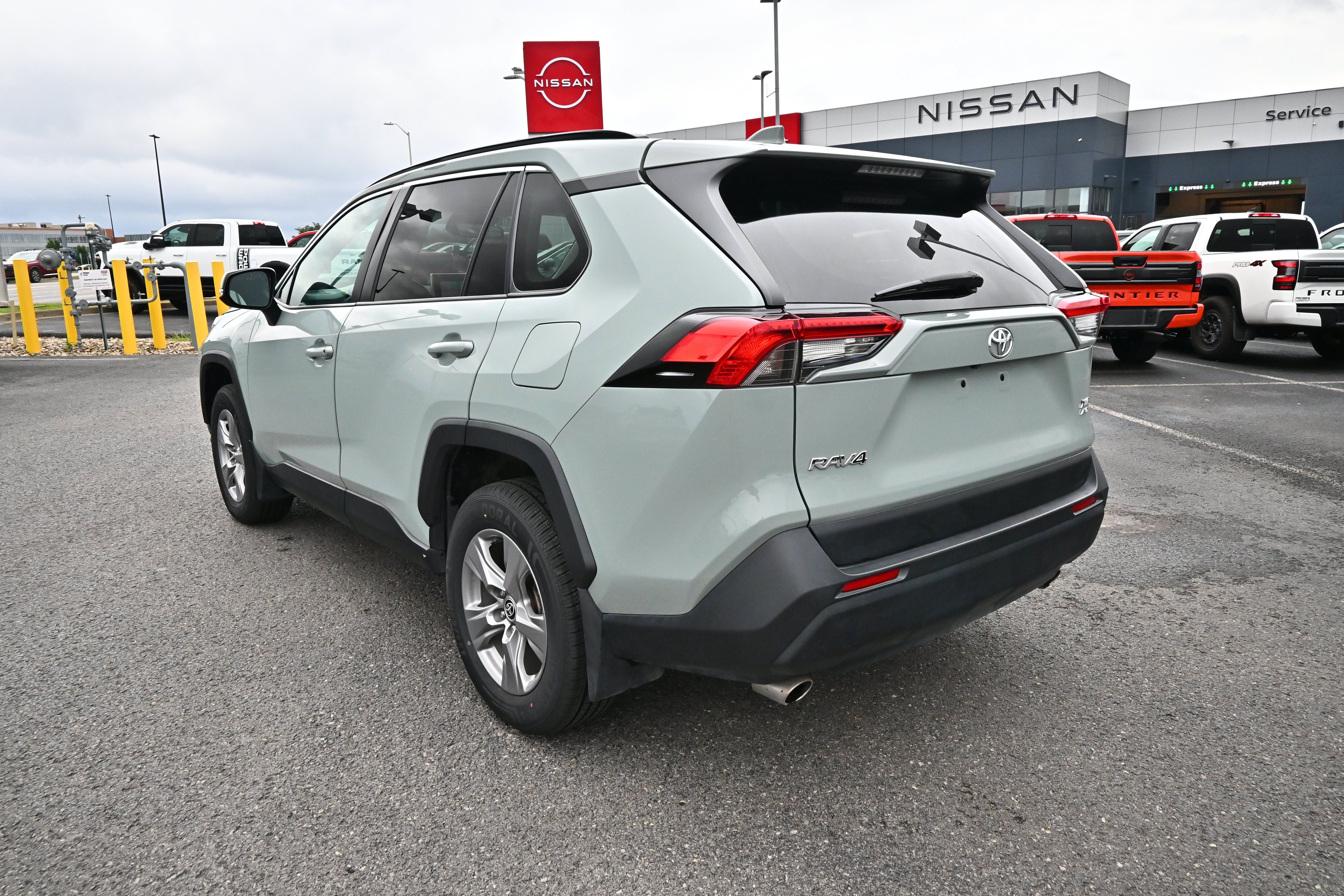 Used 2022 Toyota RAV4 XLE w/ Convenience Package AWD/4WD image 8