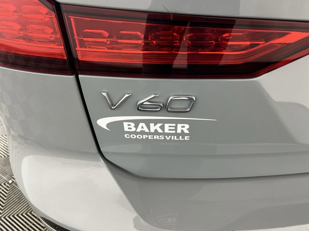 Used 2025 Volvo V60 B5 Cross Country Plus image 31