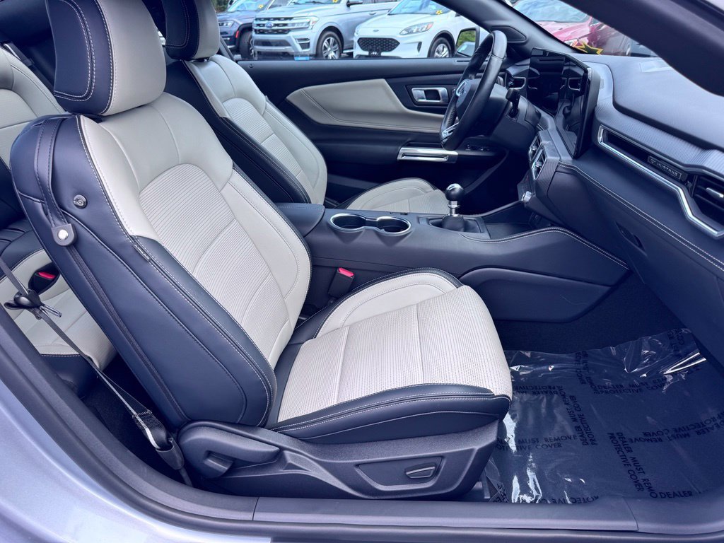Used 2025 Ford Mustang GT Premium RWD image 25