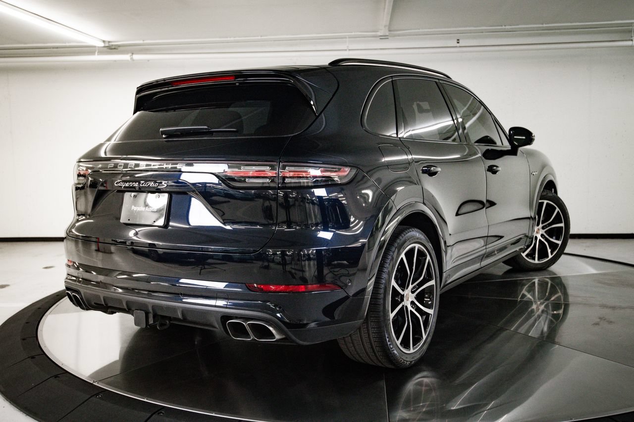 Certified 2022 Porsche Cayenne Turbo S AWD/4WD image 7