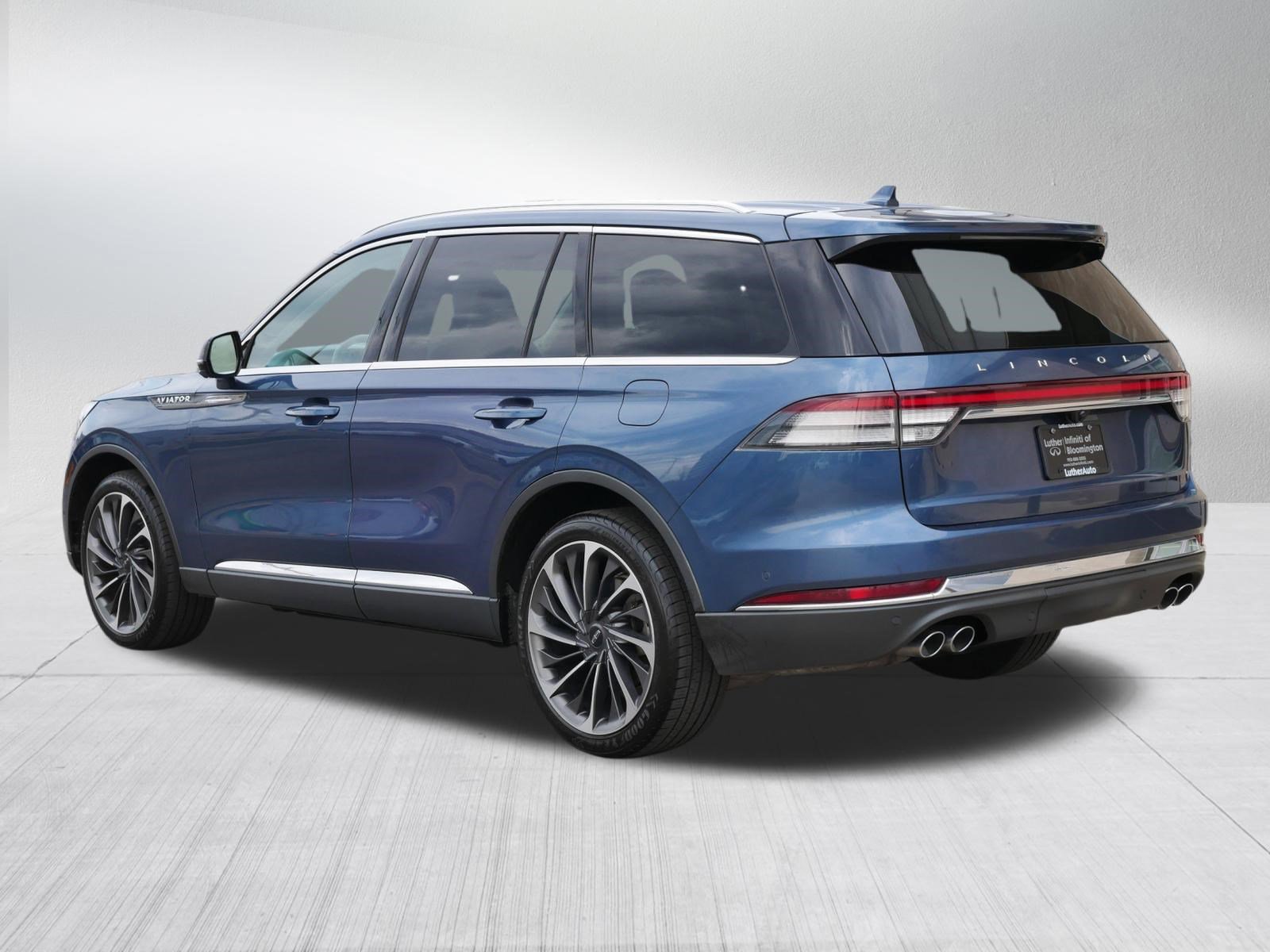 Used 2020 Lincoln Aviator Reserve w/ Equipment Group 202A image 5