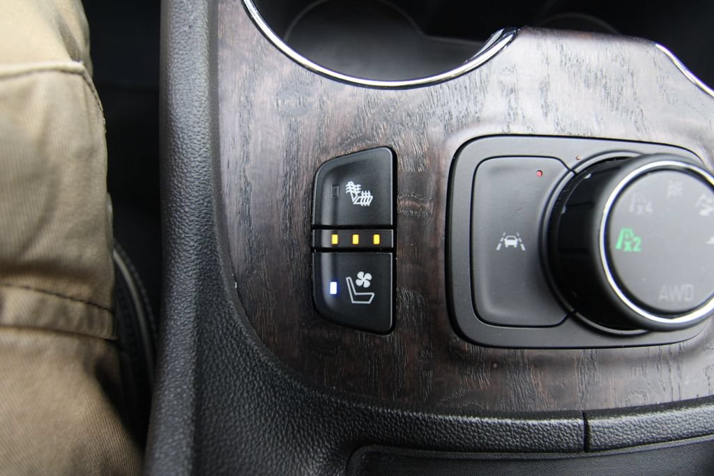 Used 2023 GMC Acadia Denali w/ Denali Ultimate Package AWD/4WD image 29