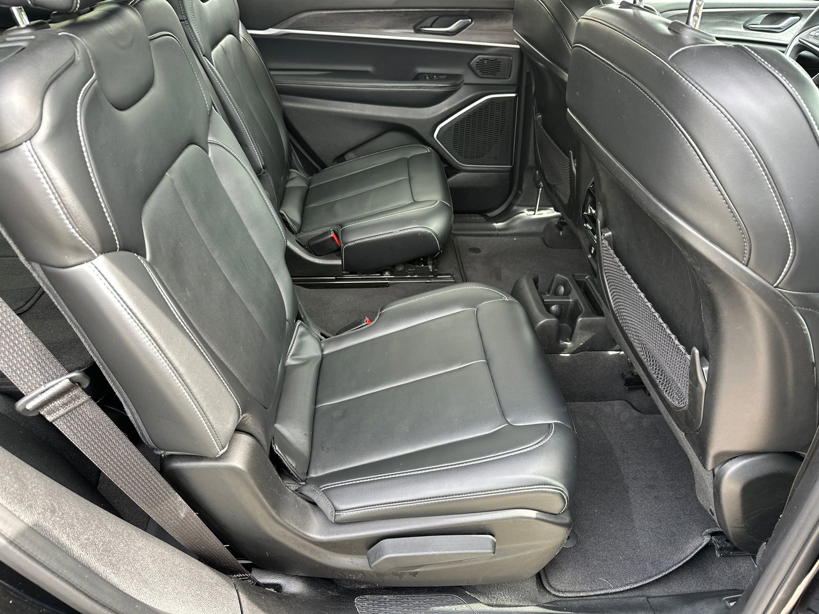 Used 2021 Jeep Grand Cherokee L Limited RWD image 13