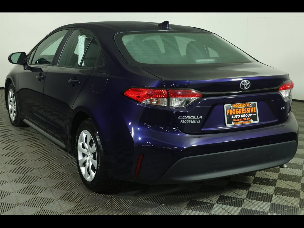 Used 2025 Toyota Corolla LE FWD image 11