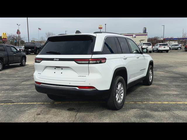 Used 2023 Jeep Grand Cherokee Laredo w/ Luxury Tech Group I image 9
