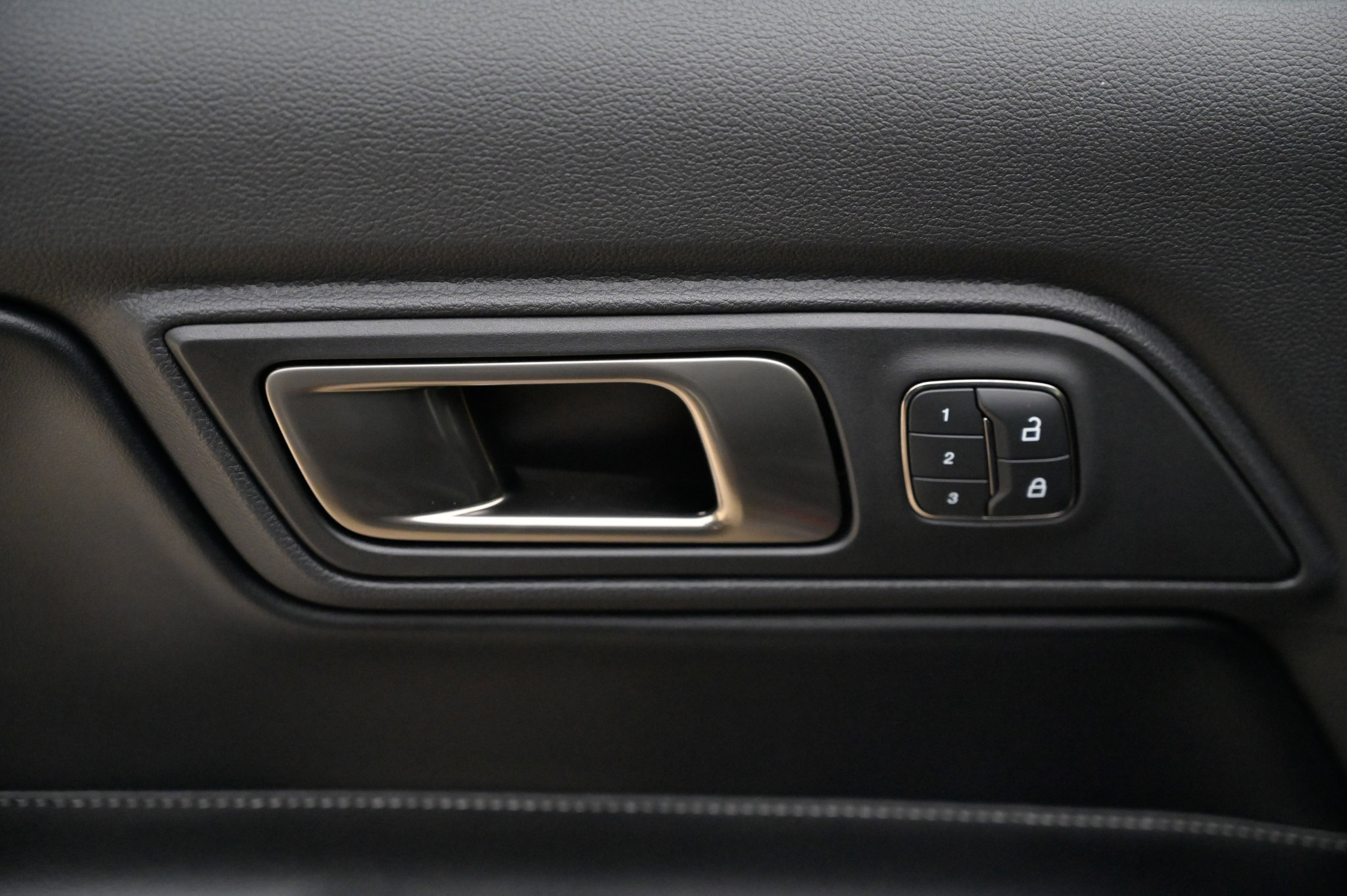 Used 2022 Ford Mustang Shelby GT500 w/ Technology Package image 22