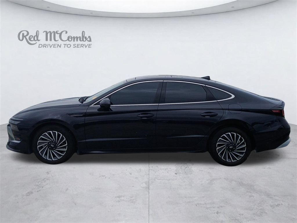 Certified 2025 Hyundai Sonata Limited FWD image 2