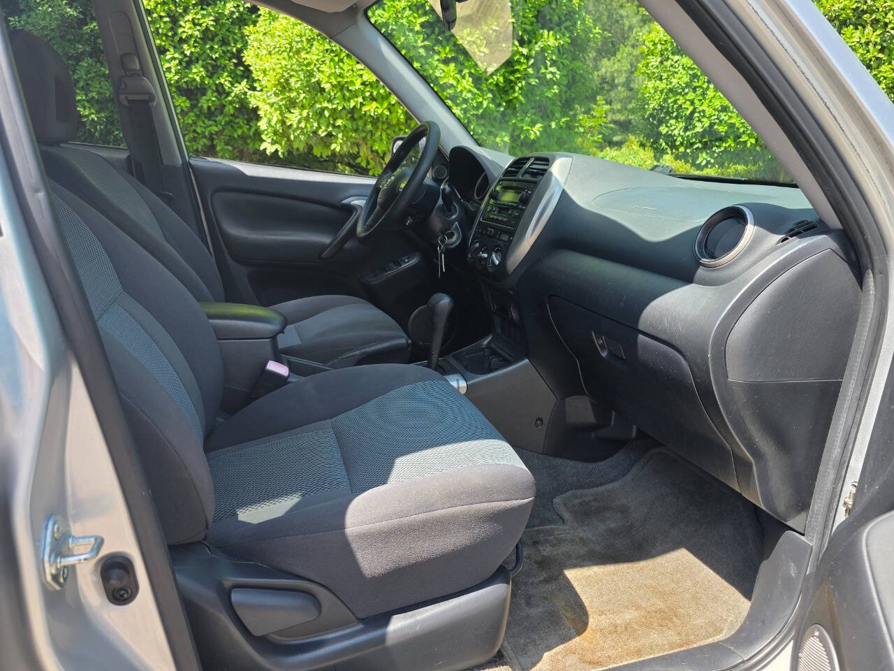 Used 2005 Toyota RAV4 4WD image 26