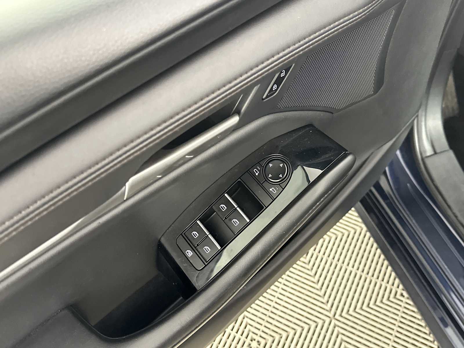 Used 2024 MAZDA MAZDA3 s image 16