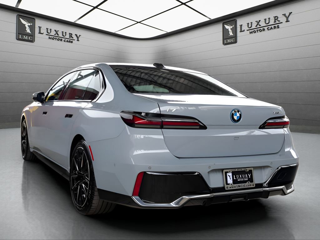 Used 2023 BMW i7 xDrive60 w/ Executive Package 2 AWD/4WD image 6