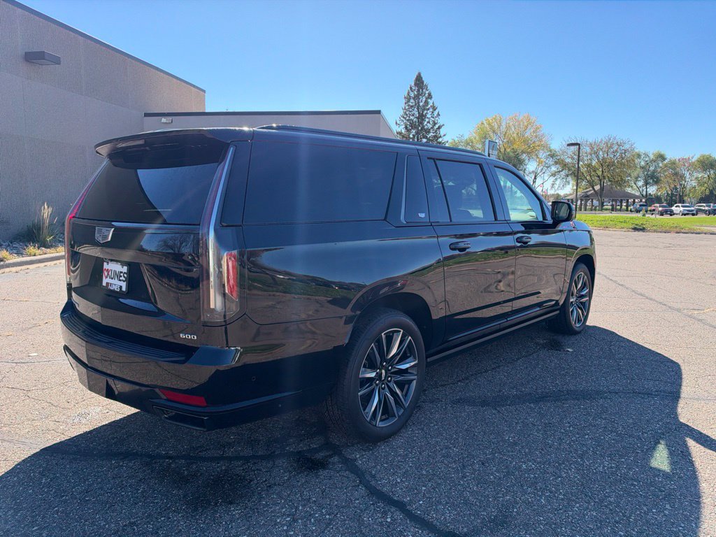 Used 2024 Cadillac Escalade ESV Sport Platinum AWD/4WD image 31