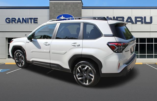 Used 2025 Subaru Forester Premium AWD/4WD image 8