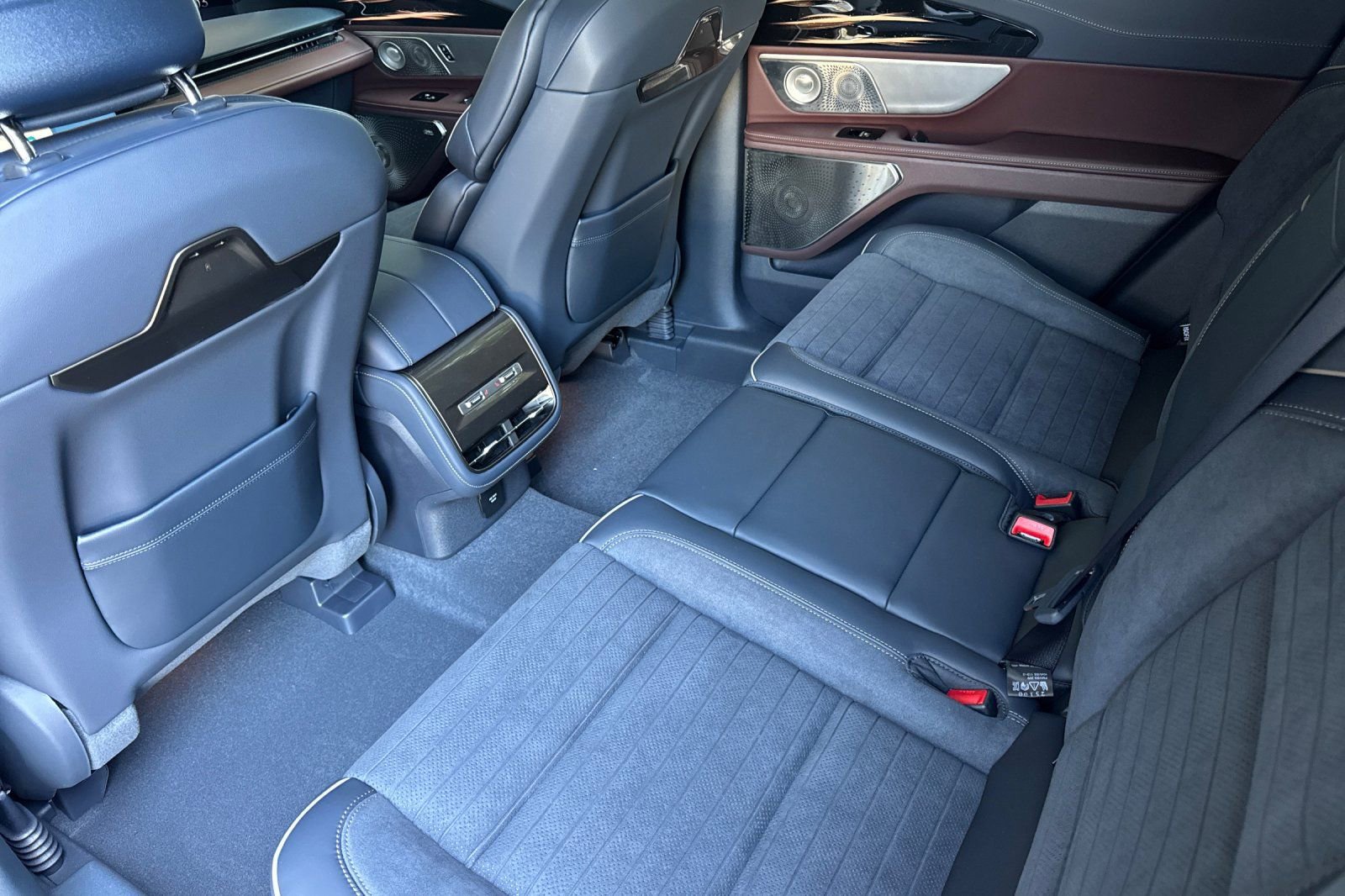 New 2026 Lincoln Nautilus Black Label w/ Jet Appearance Package image 10