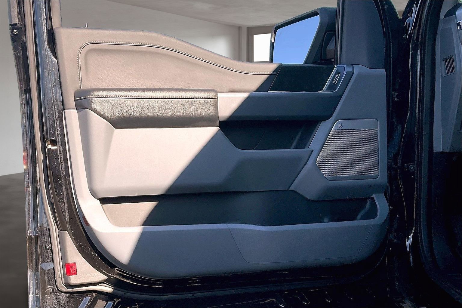 Used 2022 Ford F150 XLT w/ Equipment Group 302A High image 21