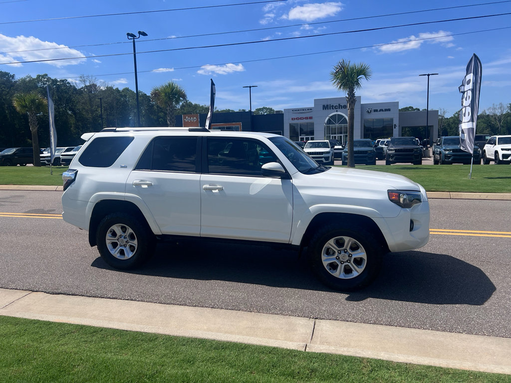 Used 2023 Toyota 4Runner SR5 AWD/4WD image 4