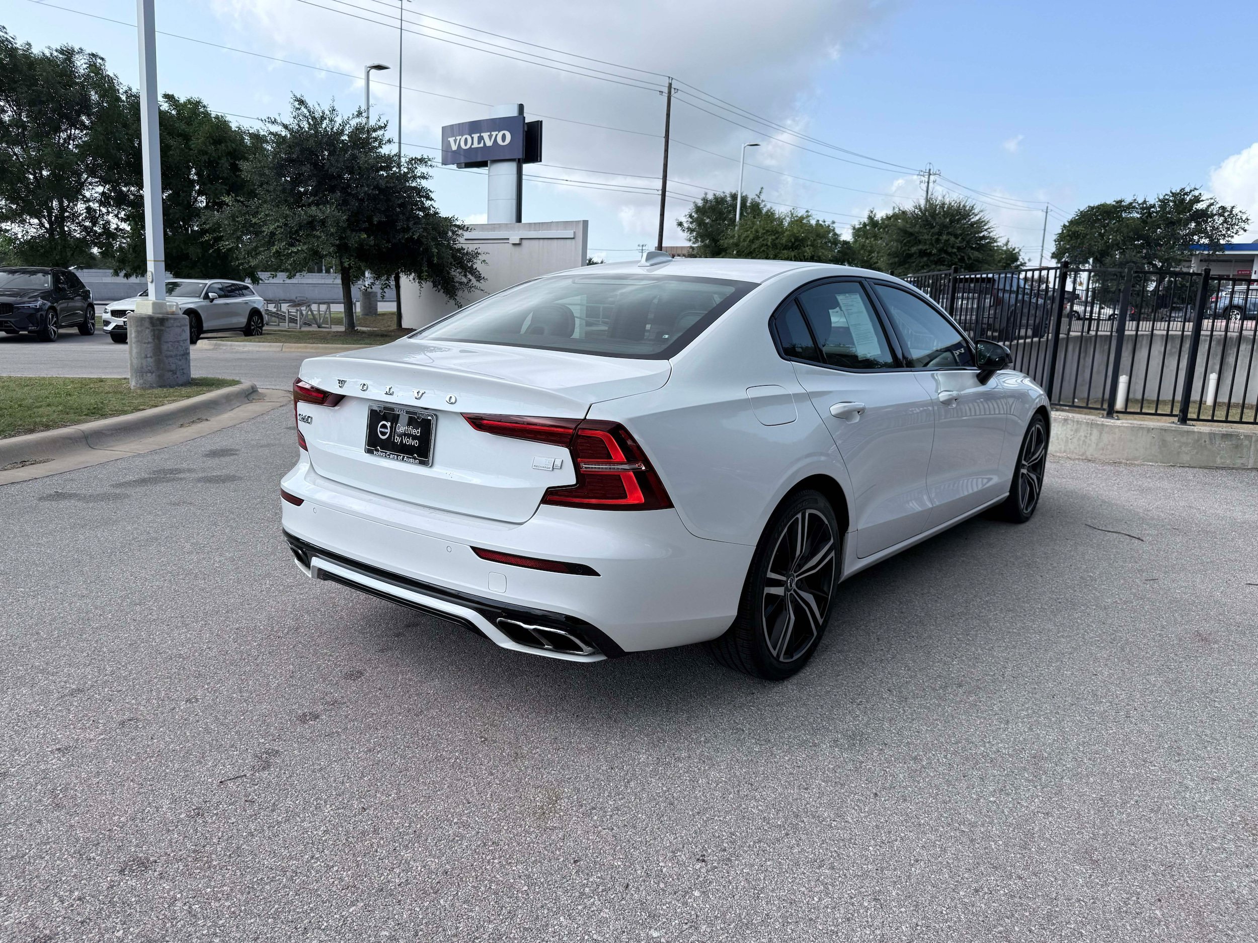 Used 2021 Volvo S60 T8 R-Design Expression w/ Premium Package AWD/4WD image 6