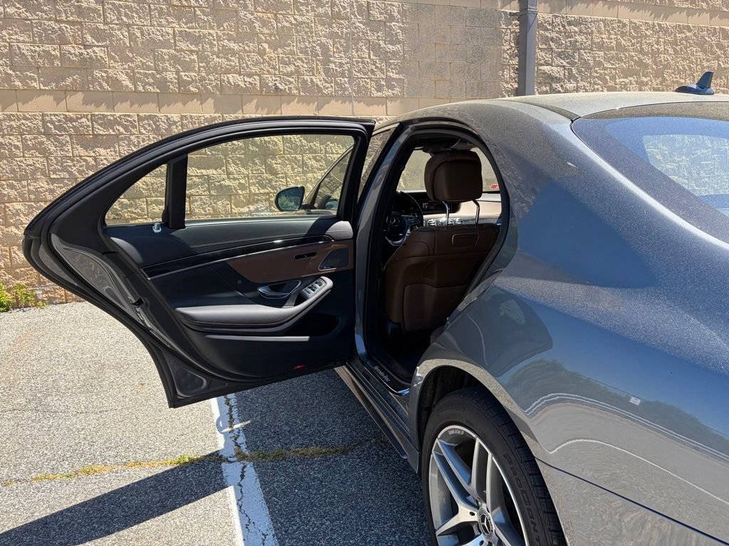 Used 2019 Mercedes-Benz S 560 4MATIC Sedan image 12