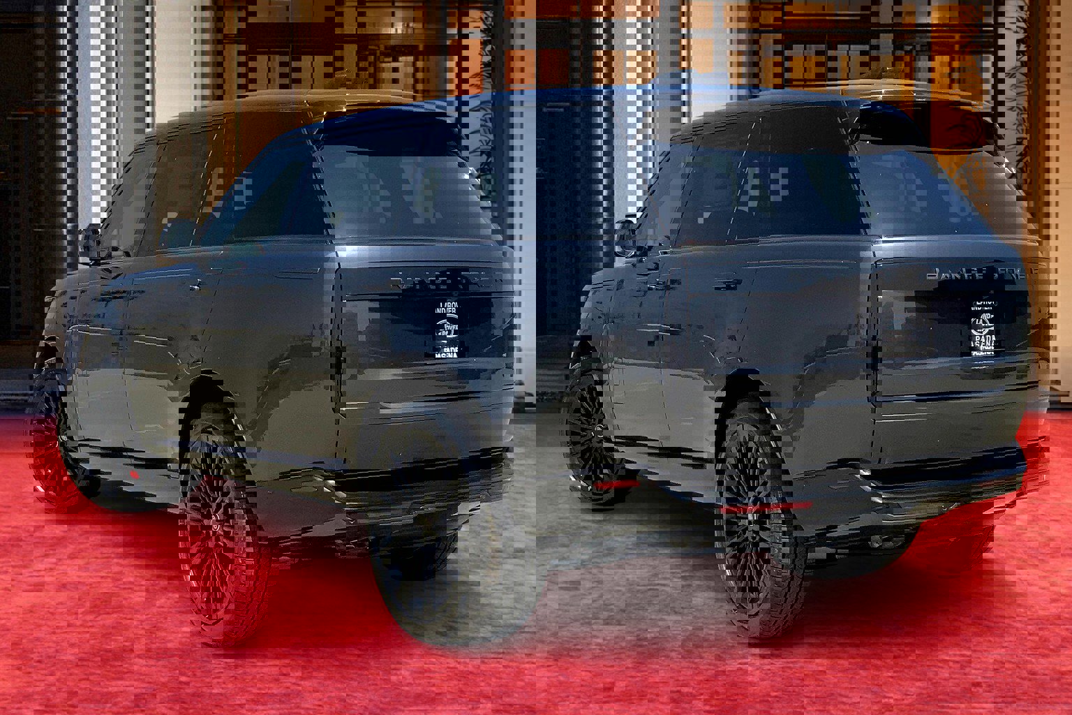 New 2025 Land Rover Range Rover Long Wheelbase SE image 3