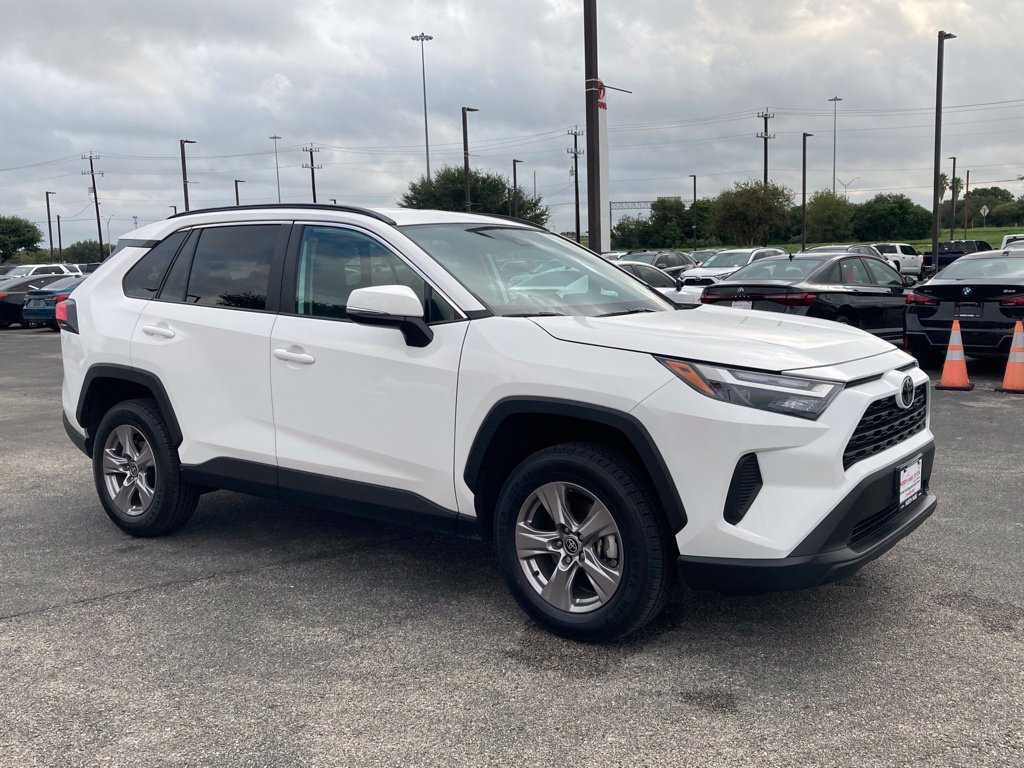 Certified 2025 Toyota RAV4 XLE AWD/4WD image 3