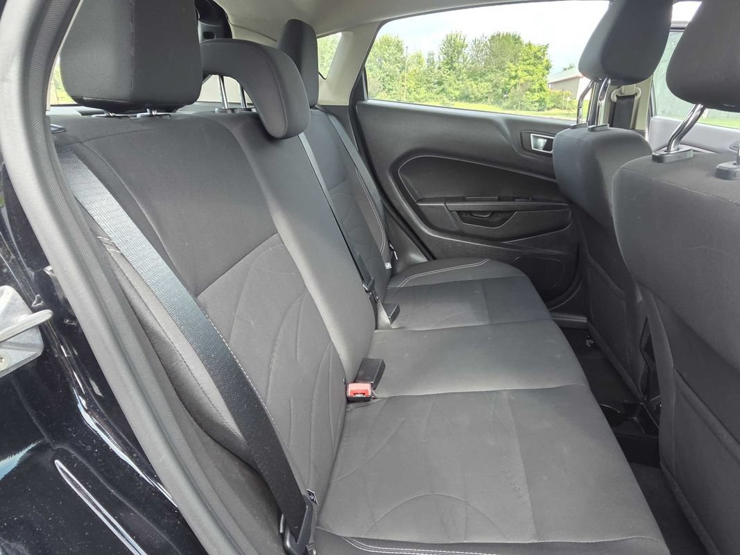 Used 2016 Ford Fiesta SE FWD image 13