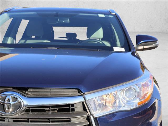 Used 2015 Toyota Highlander XLE AWD/4WD image 2