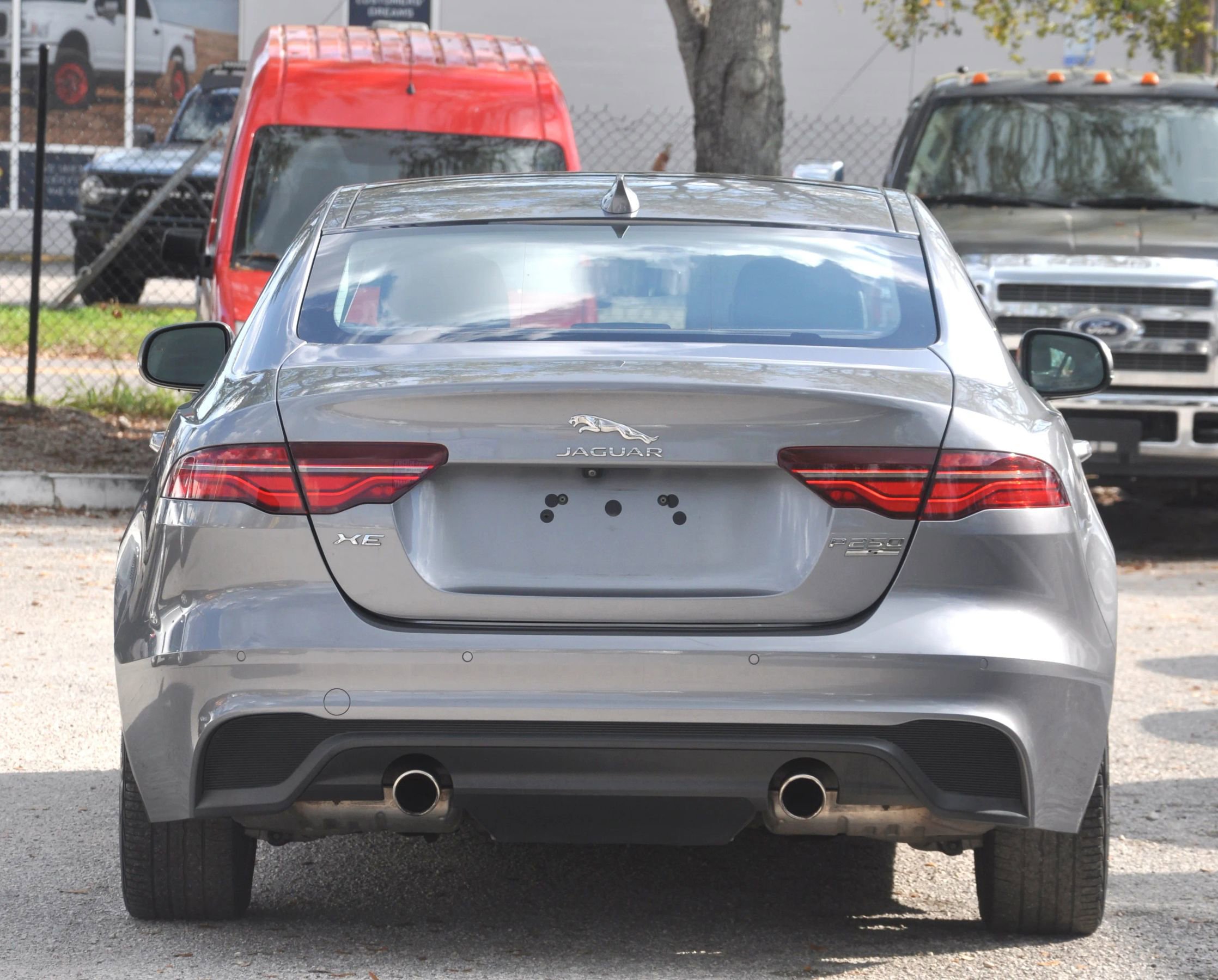 Used 2020 Jaguar XE S RWD image 12