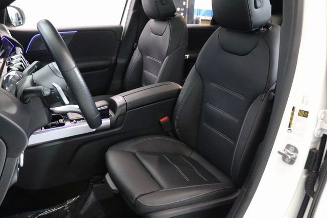 Used 2023 Mercedes-Benz GLB 250 4MATIC image 16