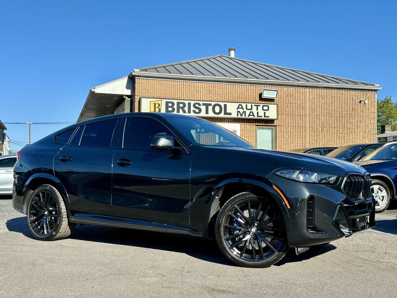 Used 2025 BMW X6 M60i image 2