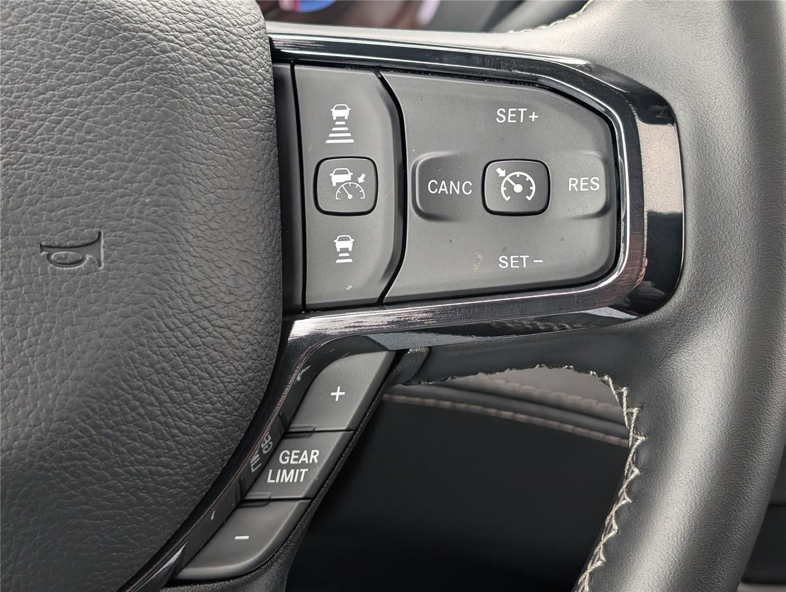 Used 2024 RAM 3500 Limited image 29