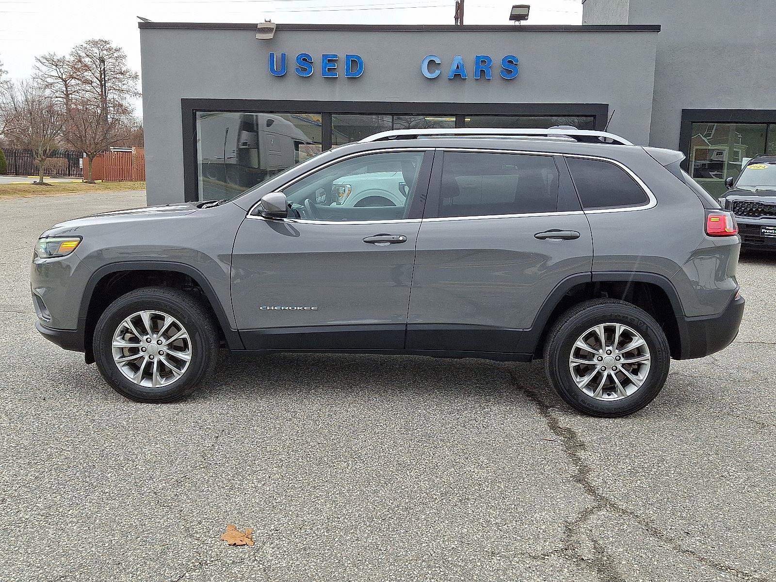 Used 2021 Jeep Cherokee Latitude Lux w/ Comfort/Convenience Group image 7