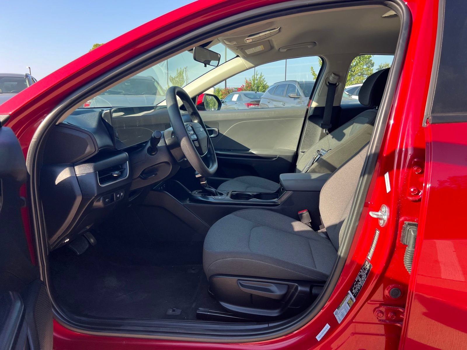 Used 2025 Kia K4 FWD image 22