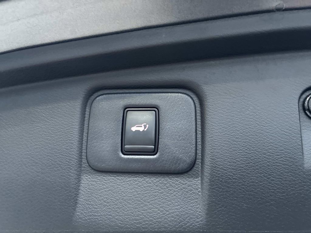 Used 2018 Nissan Murano SL w/ Moonroof Package image 15