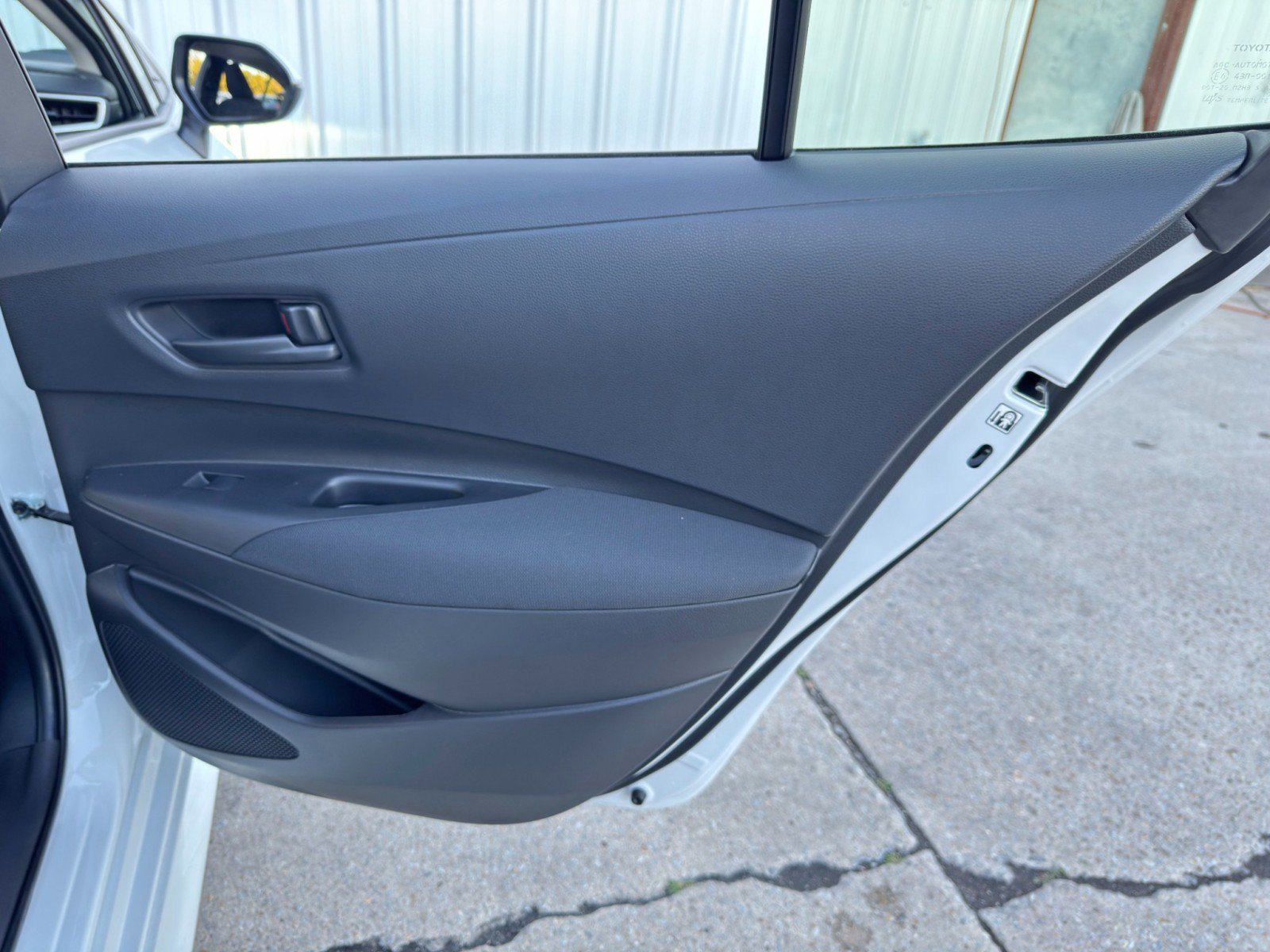 Used 2025 Toyota Corolla LE image 36