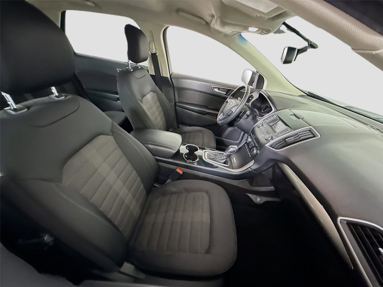 Used 2016 Ford Edge SEL w/ Class II Trailer Tow Package image 18