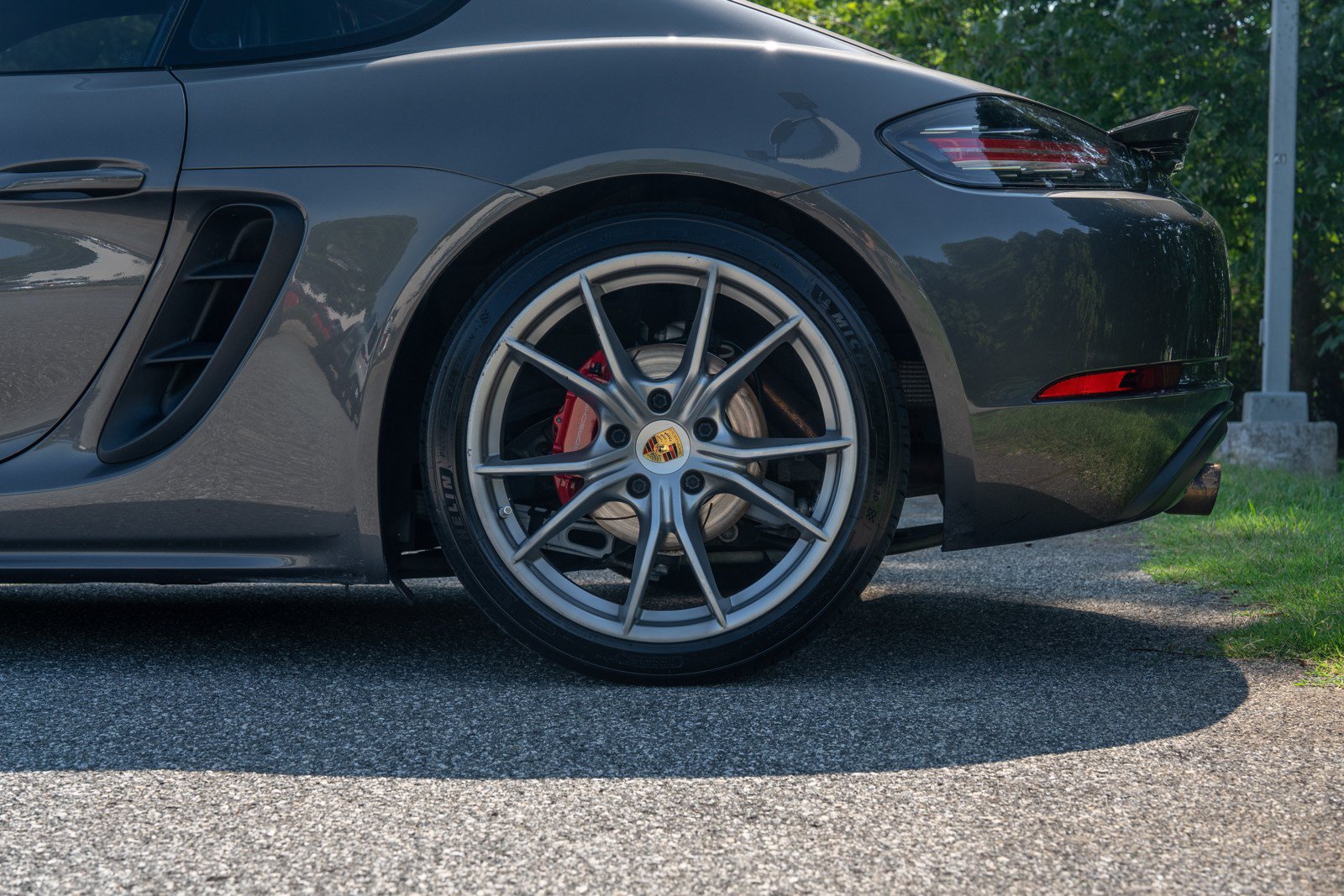 Used 2018 Porsche 718 Cayman S RWD image 12