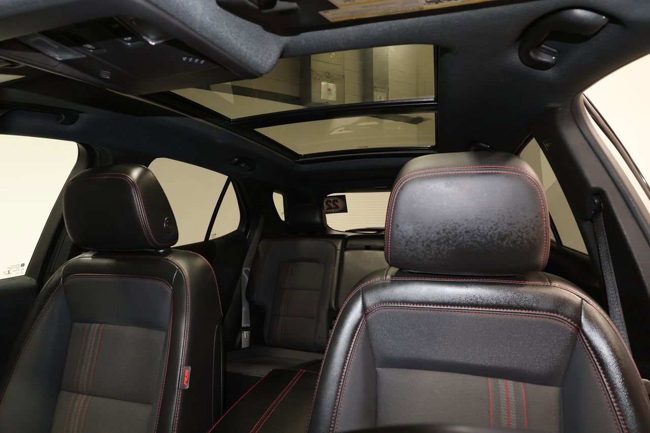 Used 2022 Chevrolet Equinox RS w/ Infotainment Package image 17