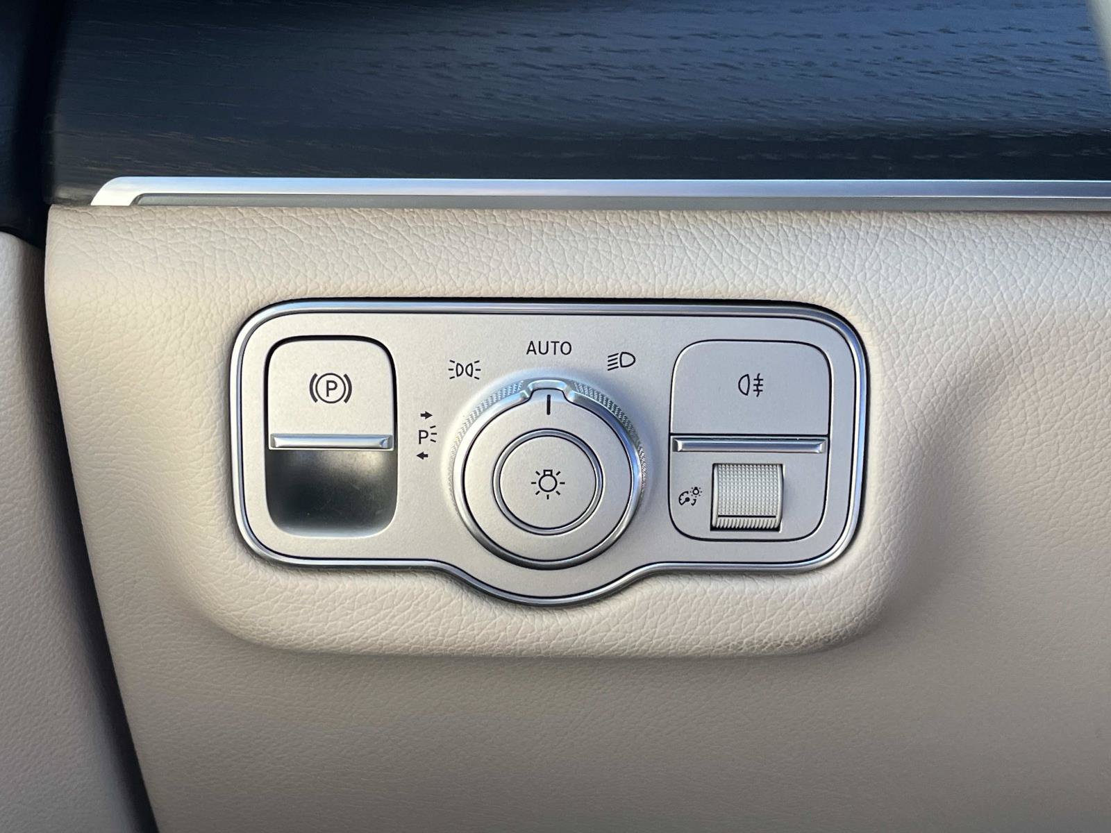 Certified 2023 Mercedes-Benz GLS 450 4MATIC image 44