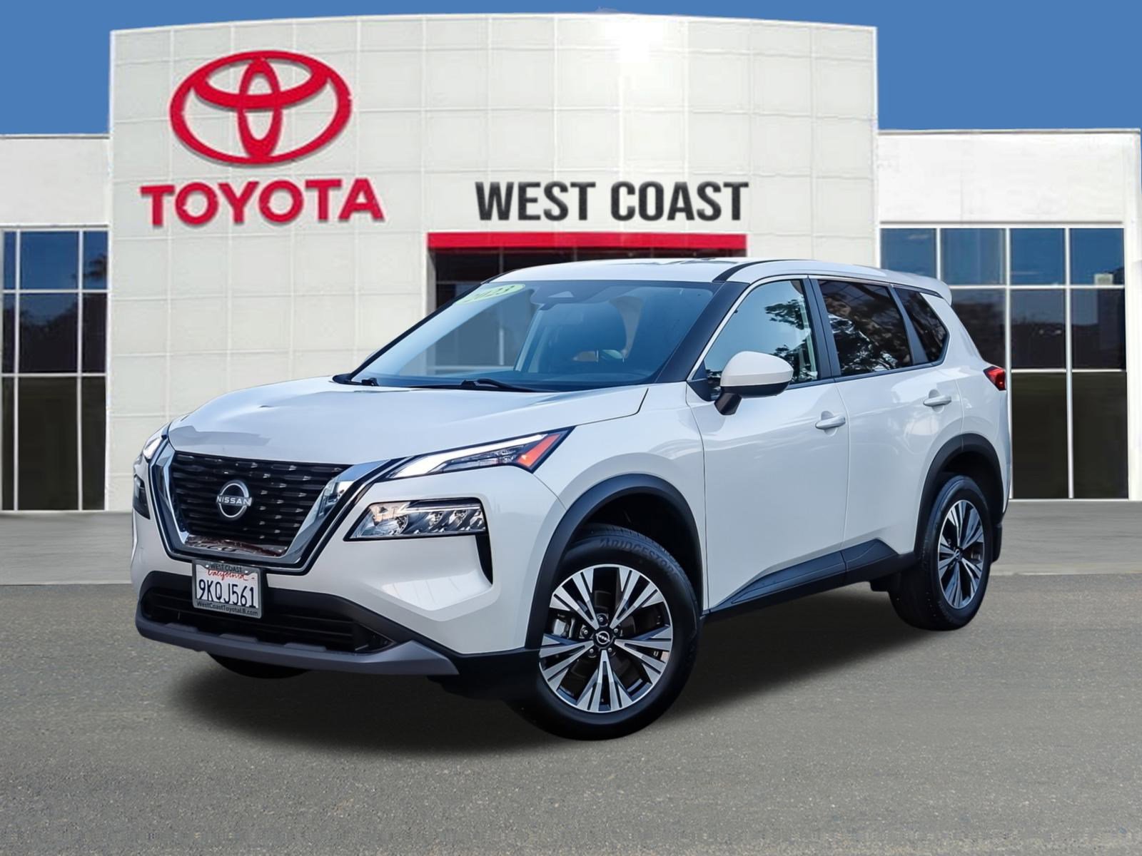Used 2023 Nissan Rogue SV