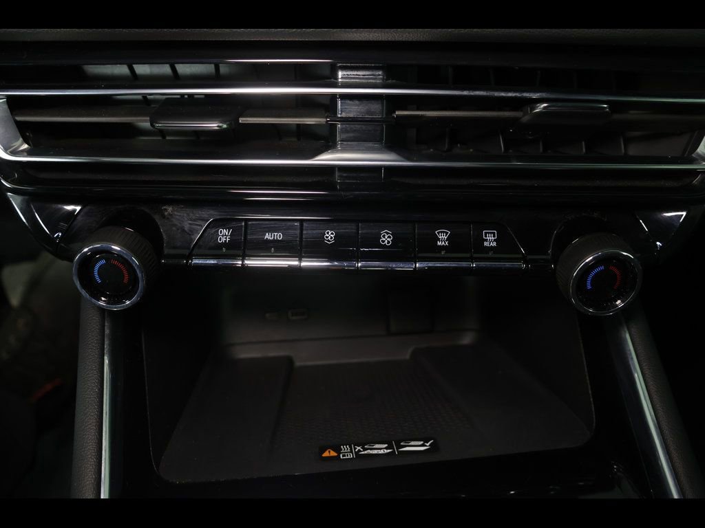 Used 2024 Chevrolet Traverse LT w/ Enhanced Driving Package image 28